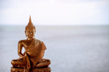 golden buddha statue