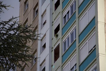 barre d'immeuble banlieu française