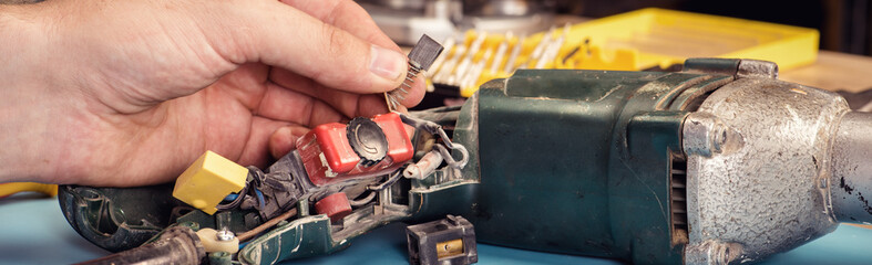 repair of power tools in the service center