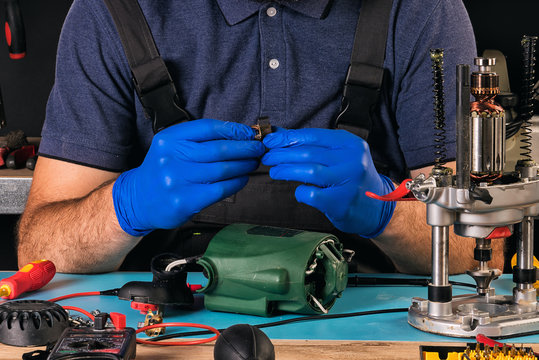 repair of power tools in the service center