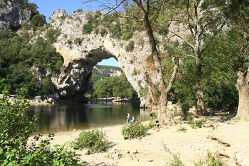 Fototapeta na wymiar le Pont d'Arc en Ardèche