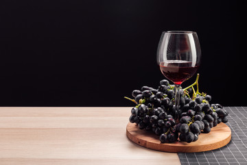 wine and grapes on the table
