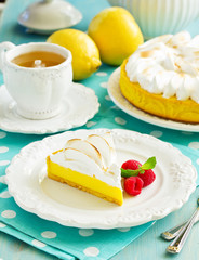 lemon pie with meringue