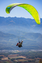 Parapente dans les Alpes