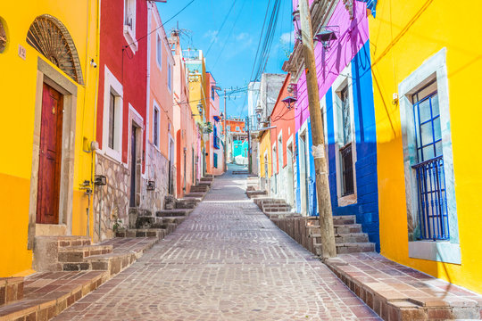Colorful alleys and streets in Guanajuato city, Mexico © JoseLuis