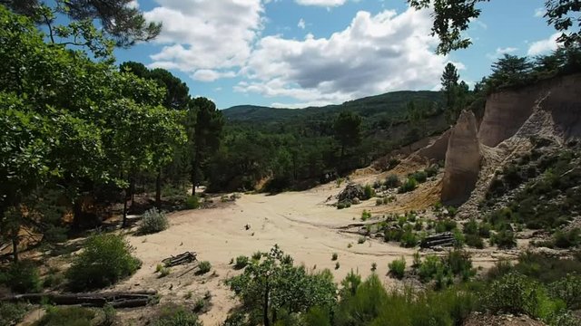 Tourists at the Colorado of Provence in 4k