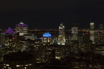 Fototapeta na wymiar La ville illuminée