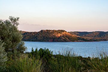 Coucher de soleil sur le Lac du Salagou