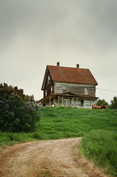 Creepy haunted bandoned house in rural Nova Scotia