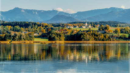 Simssee, calm autumn day 