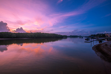 Colorful background, morning light, waterfront community, wallpaper view of the sky close, natural beauty without the need for flavors, fresh air and refreshing.