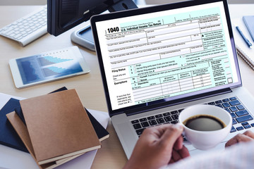 Obraz premium Time for Taxes Planning Money Financial Accounting Taxation Businessman Tax Economy Refund Money