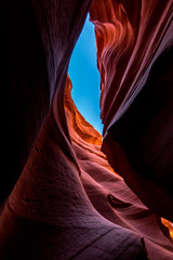 美しい異世界の洞窟