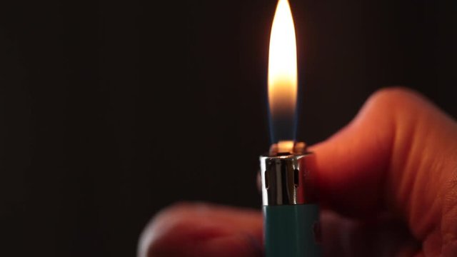 lighter1 (火をつける-ライター)
