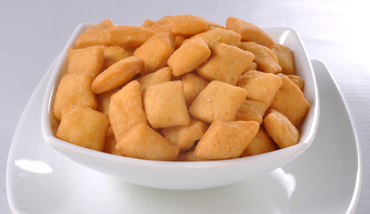 Shakar Para / Namak Para, a popular Indian snack enriched with carbofydrates and an instant source of energy as well. 