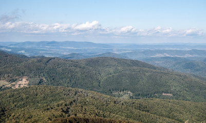 Obraz premium view from Kruhly Wierch hill on Polonina Carynska in autumn Bieszczady mountains in Poland