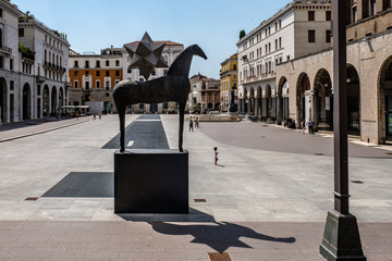Brescia, piazza Vittoria
