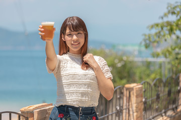 バカンス　ビール　夏休み　イメージ