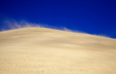 Fototapeta na wymiar sand pattern on dunes
