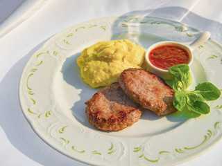 Meat Cutlets With Mashed Potatoes