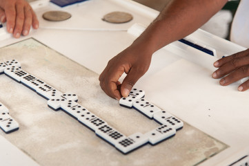 playing domino Calle ocho