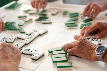 playing domino Calle ocho
