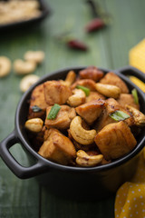Chicken with cashew nuts