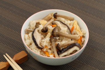 キノコの炊き込みご飯
