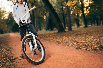 Obraz premium driving a bike