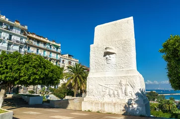  Monument in Flower Clock Garden in Algiers, Algerije © Leonid Andronov