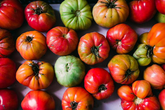 Half-ripe tomatoes from above