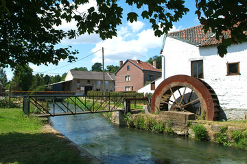 Fototapeta na wymiar Belgique Wallonie Village Campagne Wonck.Belgique Wallonie Village Campagne Wonck moulin a eau
