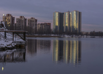 Obraz premium Dawn in St. Petersburg in the area of Fishing. December morning.