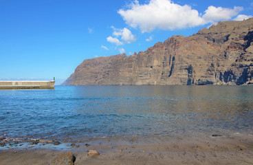 Fototapeta na wymiar Acantilados de Los Gigantes, Tenerife, España