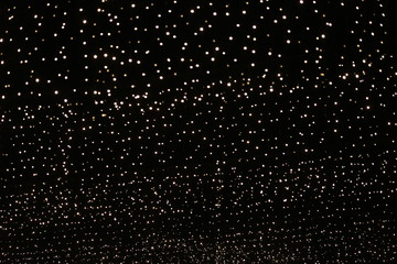 led weihnachtsbeleuchtung in einer einkaufsstrasse