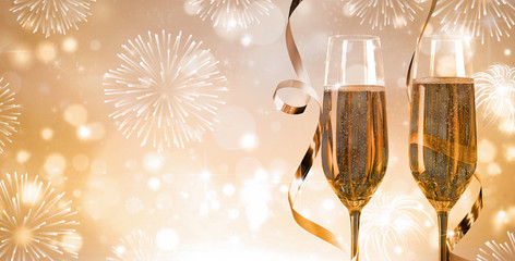 Glamouröse Silvesterparty mit Champagner und Feuerwerk 