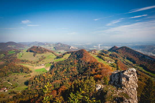 Blick vom Schweizer Belchen auf die Berge des Schweizer Juras
