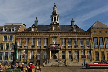 Fototapeta na wymiar Roermond Niederlande Altstadt Markt Rathaus