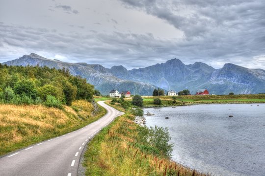 Norwegen, Lofoten, Hovsund, Nordland, Gims&oslash;y, Gims&oslash;ya, V&aring;gan, Hoven, Berg, Torf, Torfmoor, Moor, Torf stechen, Tundra, Arktik, arktisch, Sundklakkstraumen