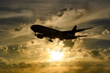 夕日と飛行機　成田空港