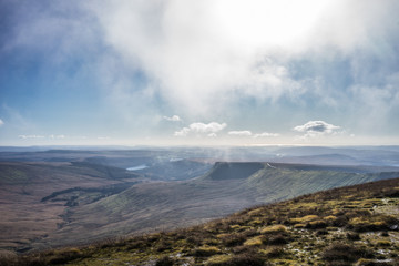 Fototapeta premium Mist and clouds in the Brecon Beacons