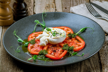 Salad with buratta cheese