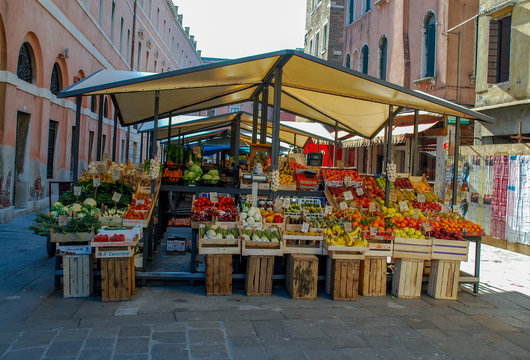 Fototapeta Venetian neighborhood Fruit Stand in Venice Italy