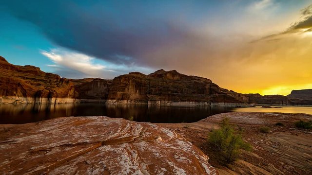 14 hours at Lake Powell from sunset, thunder storms, rising milky way, a rising moon shadow and sunrise the next day