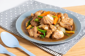 Pork spare rib stir fried with soy sauce and black pepper