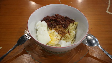 Fried noodle with meat and egg