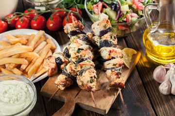 Chicken Souvlaki with pita bread and tzatziki sauce