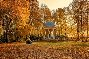 Tempel im Sonnelicht