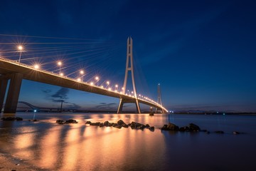 Obraz premium Sunset at The Third Nanjing Yangtze River Bridge