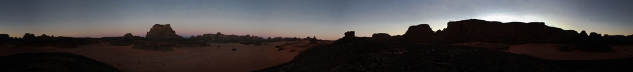 Fototapeta na wymiar 360 Sunrise view to Moul Naga valley at in Tassili nAjjer national park, Algeria